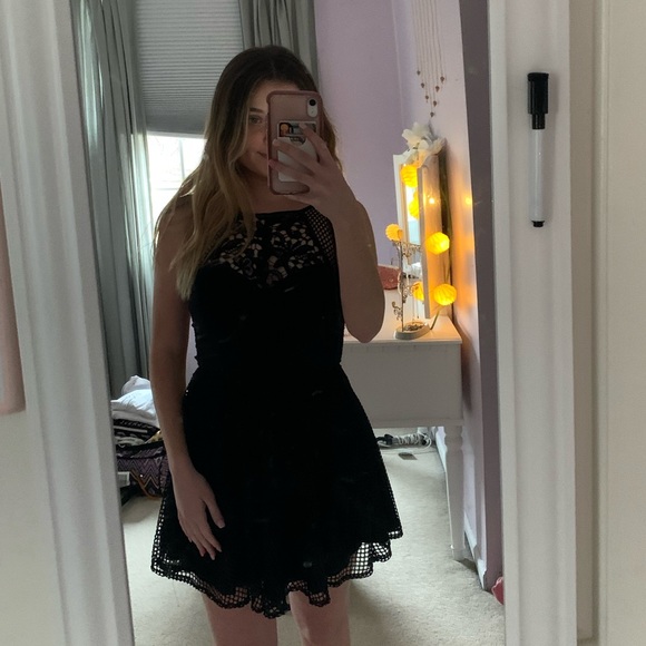 Dress - Picture 2 of 4